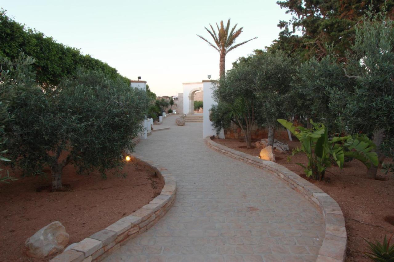 Agriturismo Resort Costa House Lampedusa Bagian luar foto