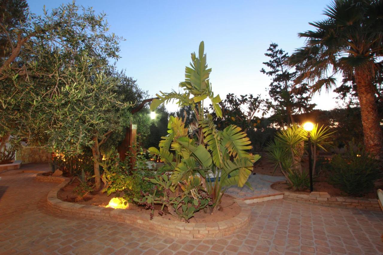 Agriturismo Resort Costa House Lampedusa Bagian luar foto